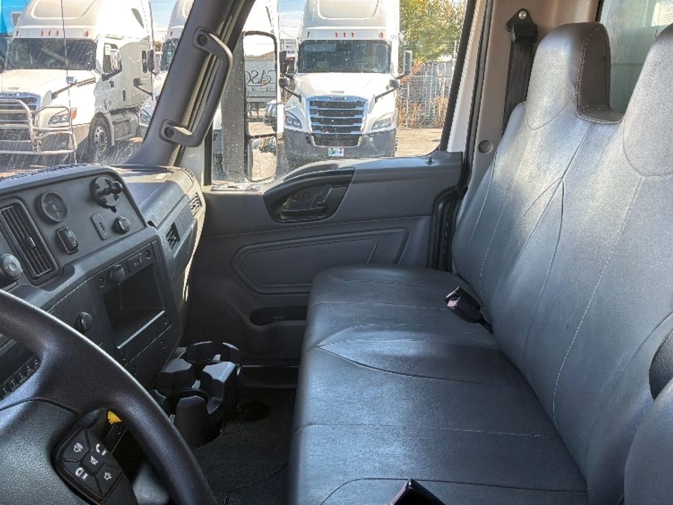 Medium Duty Box Truck-Light and Medium Duty Trucks-International-2022-MV607-Yakima-WA-241,799\n\t\tmiles-$ 42,750 - Image 19