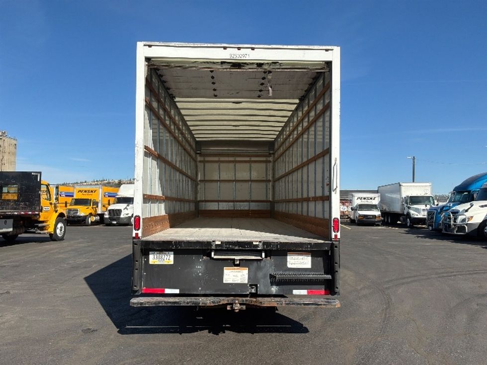 Medium Duty Box Truck-Light and Medium Duty Trucks-International-2022-MV607-Yakima-WA-241,799\n\t\tmiles-$ 42,750 - Image 8