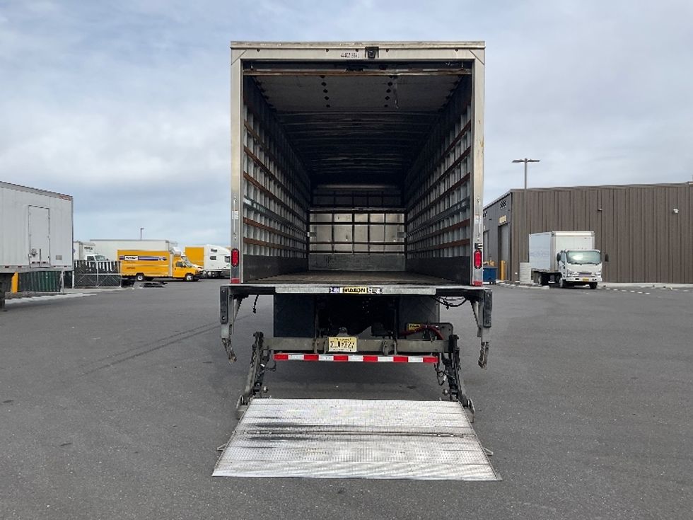 Medium Duty Box Truck-Light and Medium Duty Trucks-International-2022-MV607-Yakima-WA-246,041\n\t\tmiles-$ 49,250 - Image 9