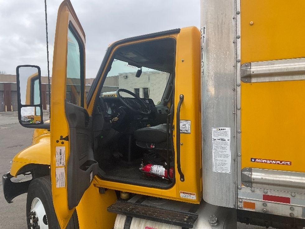 Medium Duty Box Truck-Light and Medium Duty Trucks-International-2022-MV607-Youngstown-OH-141,944\n\t\tmiles-$ 65,250 - Image 16