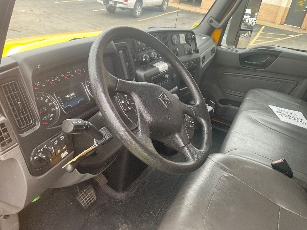 Medium Duty Box Truck-Light and Medium Duty Trucks-International-2022-MV607-Youngstown-OH-141,944\n\t\tmiles-$ 65,250 - Image 17