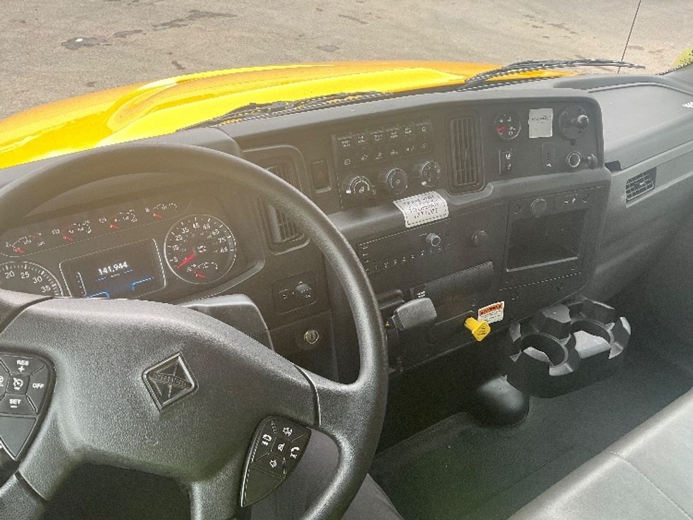 Medium Duty Box Truck-Light and Medium Duty Trucks-International-2022-MV607-Youngstown-OH-141,944\n\t\tmiles-$ 65,250 - Image 18