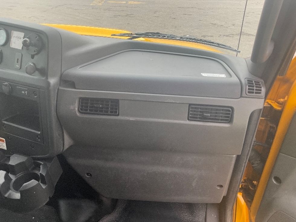 Medium Duty Box Truck-Light and Medium Duty Trucks-International-2022-MV607-Youngstown-OH-141,944\n\t\tmiles-$ 65,250 - Image 21