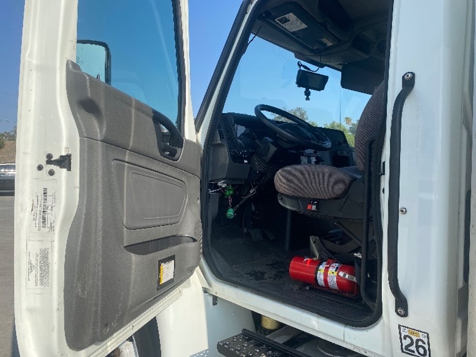 Medium Duty Box Truck-Light and Medium Duty Trucks-International-2022-MV607LP-Jurupa Valley-CA-87,384\n\t\tmiles-$ 77,250 - Image 15