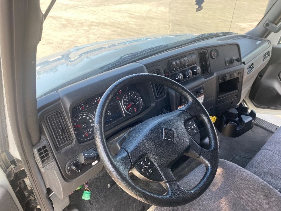 Medium Duty Box Truck-Light and Medium Duty Trucks-International-2022-MV607LP-Jurupa Valley-CA-87,384\n\t\tmiles-$ 77,250 - Image 16
