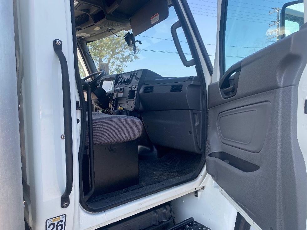 Medium Duty Box Truck-Light and Medium Duty Trucks-International-2022-MV607LP-Jurupa Valley-CA-87,384\n\t\tmiles-$ 77,250 - Image 19