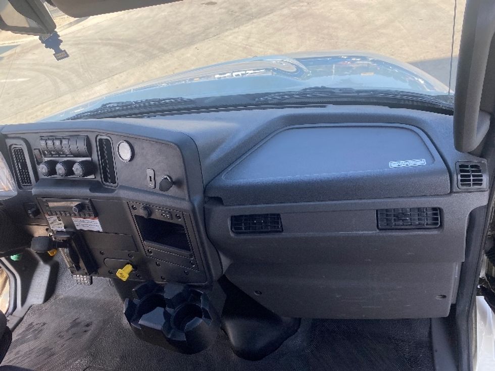 Medium Duty Box Truck-Light and Medium Duty Trucks-International-2022-MV607LP-Jurupa Valley-CA-87,384\n\t\tmiles-$ 77,250 - Image 20