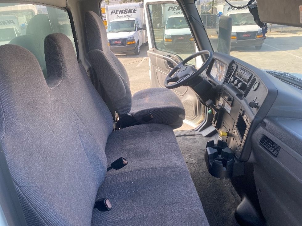 Medium Duty Box Truck-Light and Medium Duty Trucks-International-2022-MV607LP-Jurupa Valley-CA-87,384\n\t\tmiles-$ 77,250 - Image 21