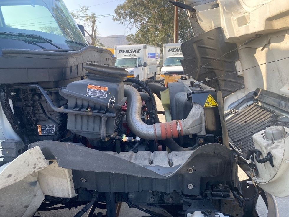 Medium Duty Box Truck-Light and Medium Duty Trucks-International-2022-MV607LP-Jurupa Valley-CA-87,384\n\t\tmiles-$ 77,250 - Image 22