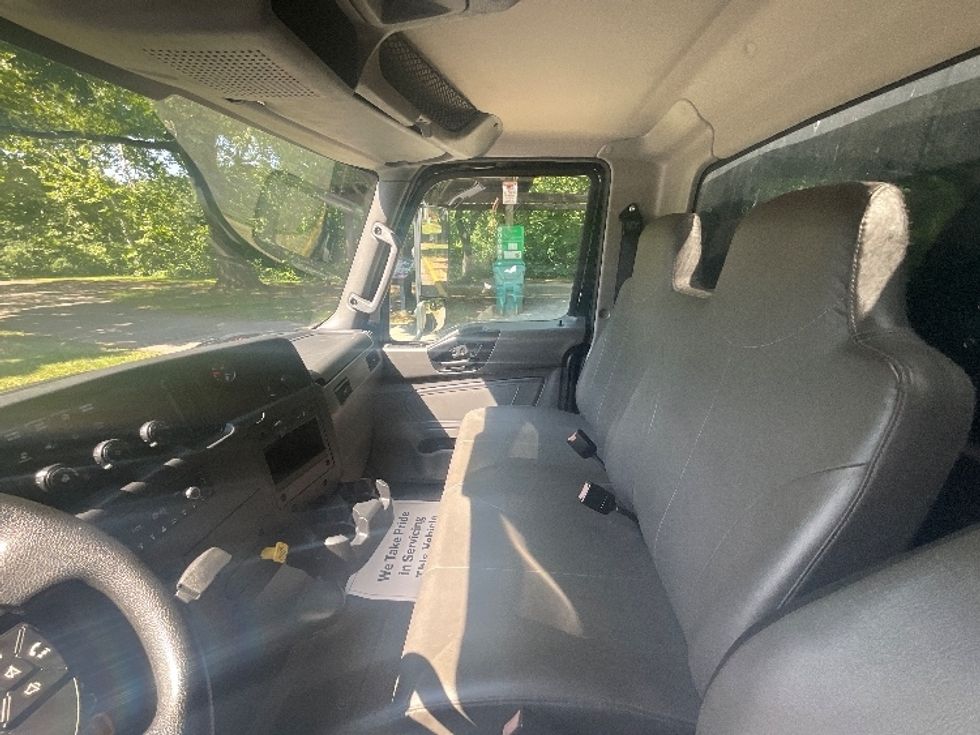 Medium Duty Box Truck-Light and Medium Duty Trucks-International-2022-MV607LP-Reading-PA-151,337\n\t\tmiles-$ 60,250 - Image 19