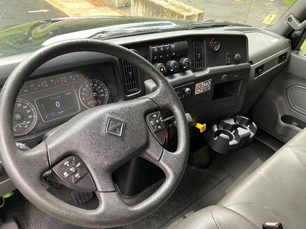 Medium Duty Box Truck-Light and Medium Duty Trucks-International-2022-MV607LP-Reading-PA-181,954\n\t\tmiles-$ 52,750 - Image 17