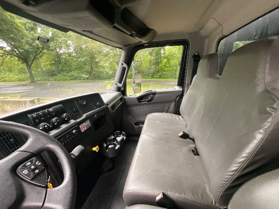 Medium Duty Box Truck-Light and Medium Duty Trucks-International-2022-MV607LP-Reading-PA-181,954\n\t\tmiles-$ 52,750 - Image 19