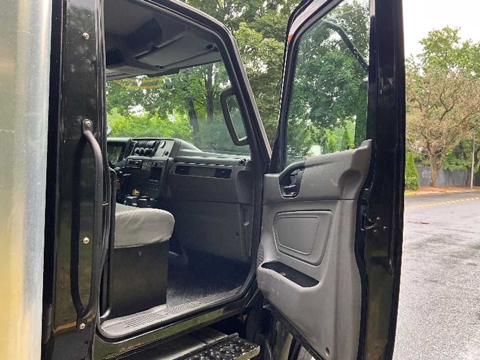 Medium Duty Box Truck-Light and Medium Duty Trucks-International-2022-MV607LP-Reading-PA-181,954\n\t\tmiles-$ 52,750 - Image 20