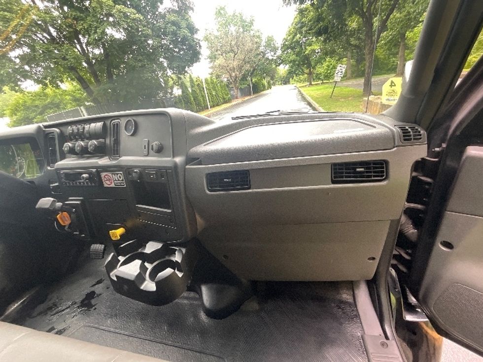 Medium Duty Box Truck-Light and Medium Duty Trucks-International-2022-MV607LP-Reading-PA-181,954\n\t\tmiles-$ 52,750 - Image 21