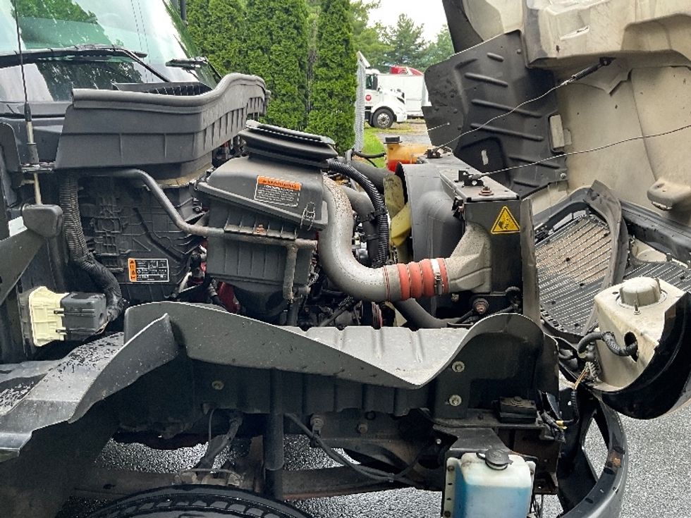 Medium Duty Box Truck-Light and Medium Duty Trucks-International-2022-MV607LP-Reading-PA-181,954\n\t\tmiles-$ 52,750 - Image 23