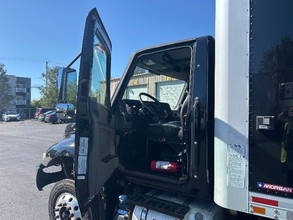 Medium Duty Box Truck-Light and Medium Duty Trucks-International-2022-MV607LP-Reading-PA-218,842\n\t\tmiles-$ 44,250 - Image 16