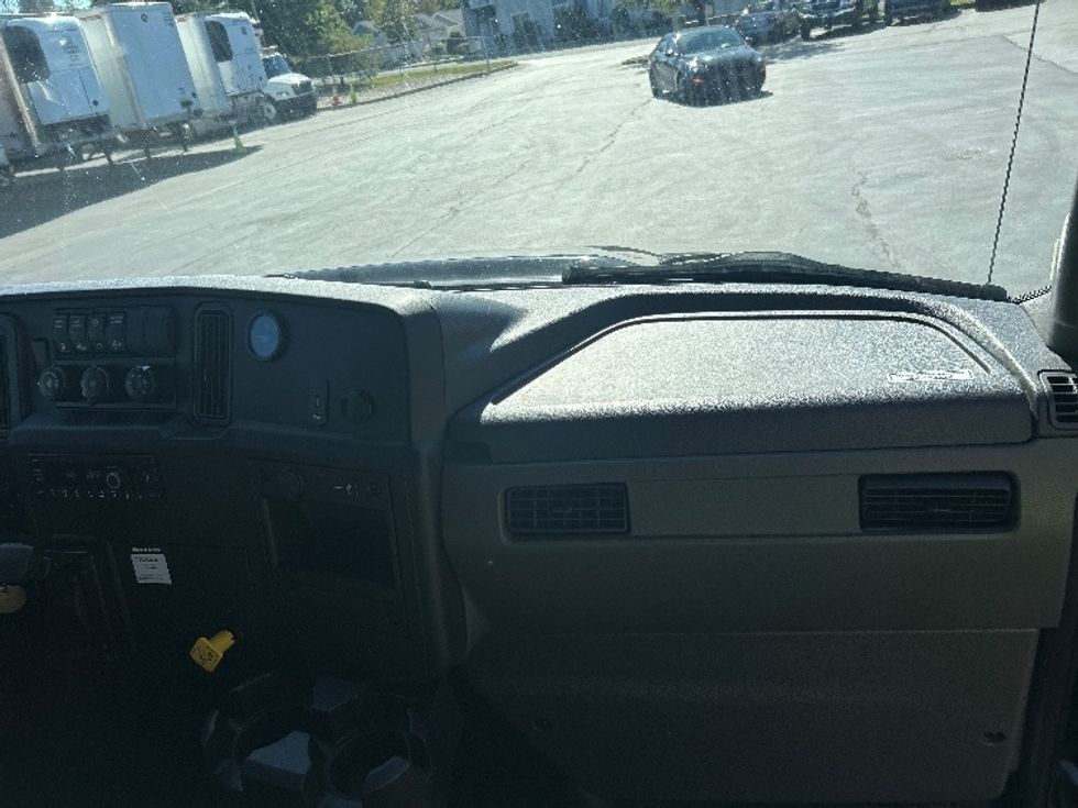 Medium Duty Box Truck-Light and Medium Duty Trucks-International-2022-MV607LP-Reading-PA-218,842\n\t\tmiles-$ 44,250 - Image 21