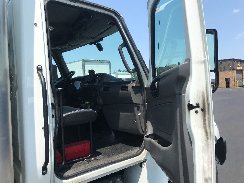 Medium Duty Box Truck-Light and Medium Duty Trucks-International-2023-MV607-Bensalem-PA-109,663\n\t\tmiles-$ 65,750 - Image 19