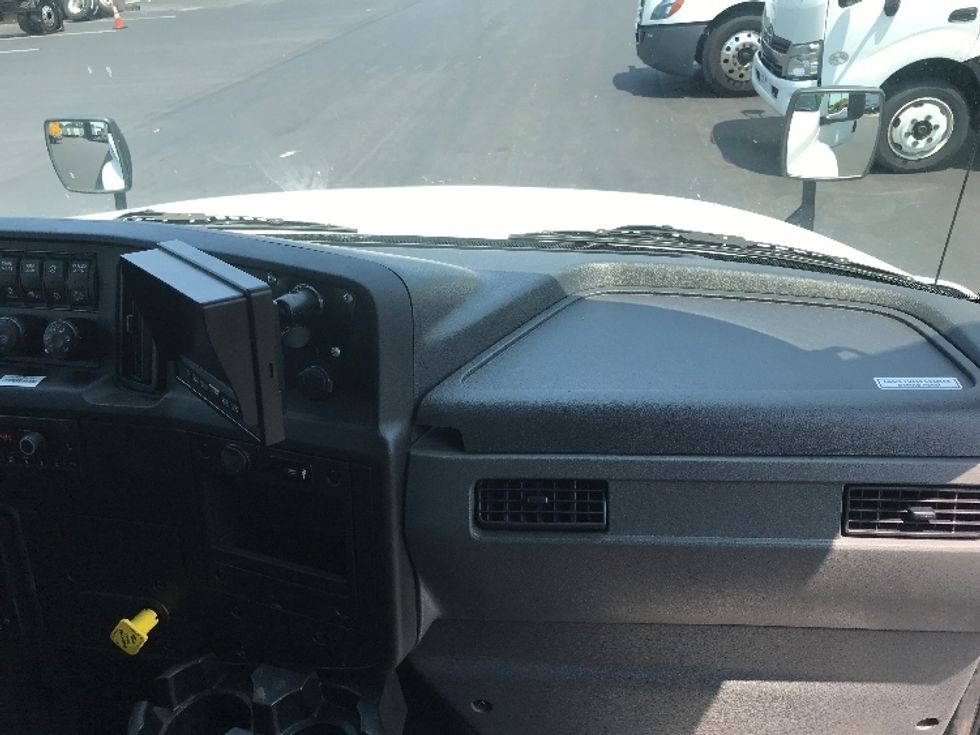 Medium Duty Box Truck-Light and Medium Duty Trucks-International-2023-MV607-Bensalem-PA-109,663\n\t\tmiles-$ 65,750 - Image 20