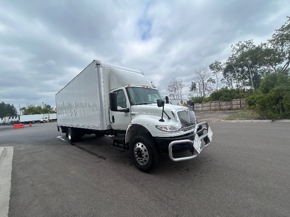 Medium Duty Box Truck-Light and Medium Duty Trucks-International-2023-MV607-Brooklyn Park-MN-386,557\n\t\tmiles-$ 30,250 - Image 1
