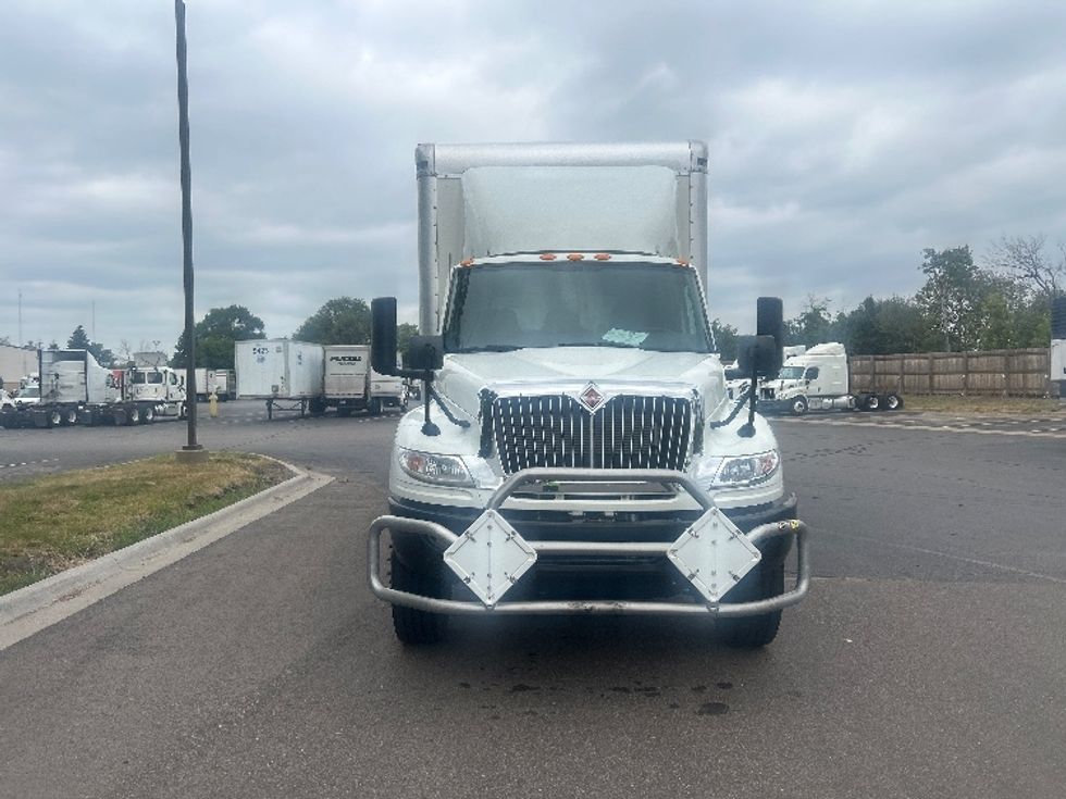 Medium Duty Box Truck-Light and Medium Duty Trucks-International-2023-MV607-Brooklyn Park-MN-386,557\n\t\tmiles-$ 30,250 - Image 2