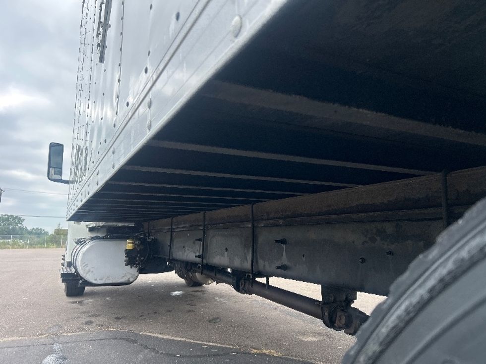 Medium Duty Box Truck-Light and Medium Duty Trucks-International-2023-MV607-Brooklyn Park-MN-386,557\n\t\tmiles-$ 30,250 - Image 5