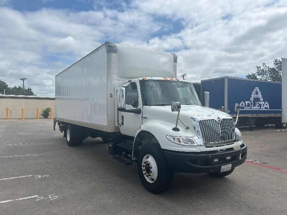 Medium Duty Box Truck-Light and Medium Duty Trucks-International-2023-MV607-Carrollton-TX-326,148\n\t\tmiles-$ 40,250 - Image 1