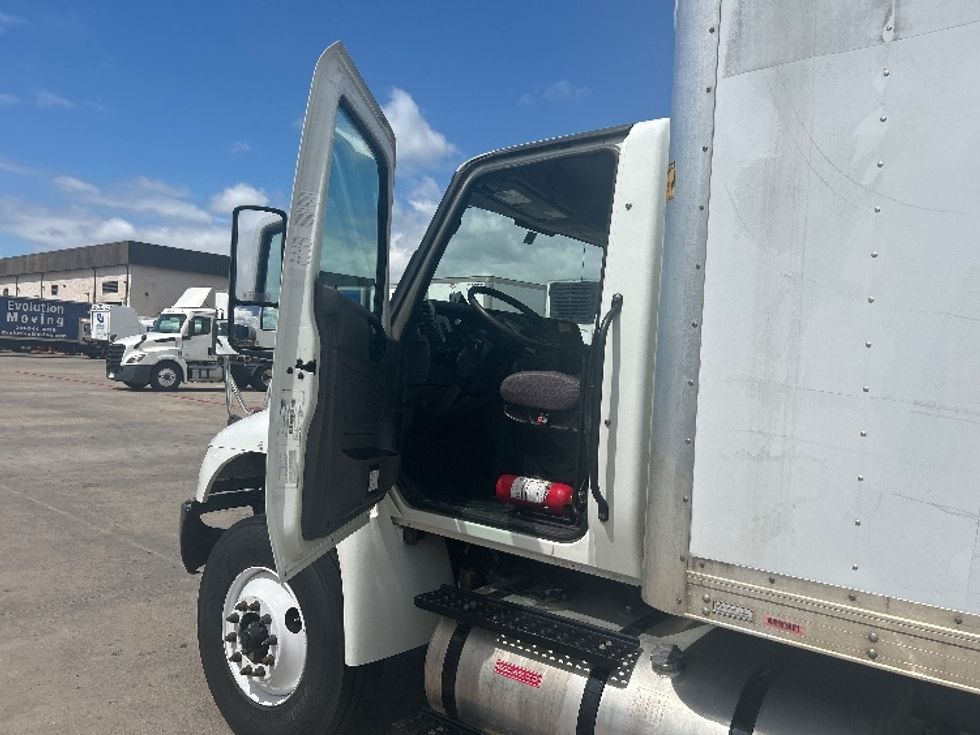 Medium Duty Box Truck-Light and Medium Duty Trucks-International-2023-MV607-Carrollton-TX-326,148\n\t\tmiles-$ 40,250 - Image 16
