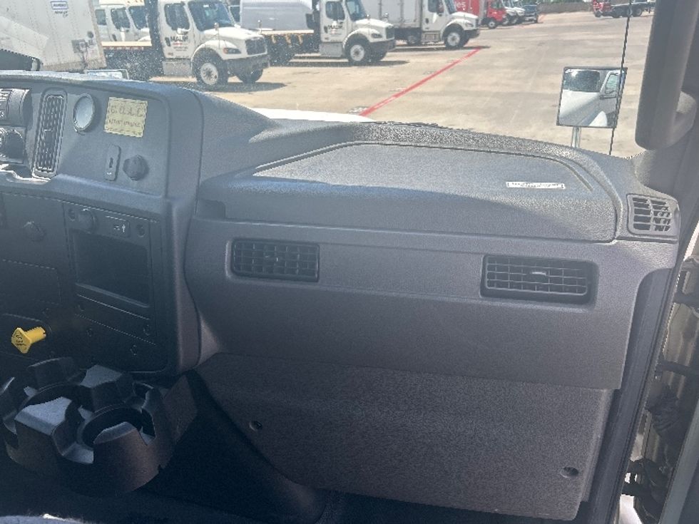 Medium Duty Box Truck-Light and Medium Duty Trucks-International-2023-MV607-Carrollton-TX-326,148\n\t\tmiles-$ 40,250 - Image 21
