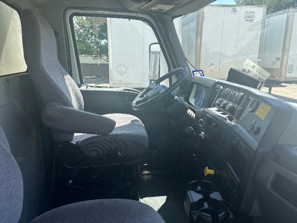 Medium Duty Box Truck-Light and Medium Duty Trucks-International-2023-MV607-Carrollton-TX-326,148\n\t\tmiles-$ 40,250 - Image 22