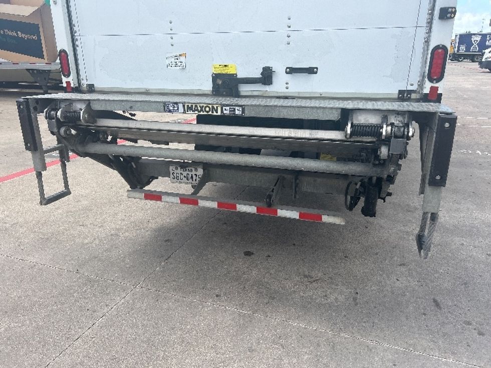 Medium Duty Box Truck-Light and Medium Duty Trucks-International-2023-MV607-Carrollton-TX-326,148\n\t\tmiles-$ 40,250 - Image 25