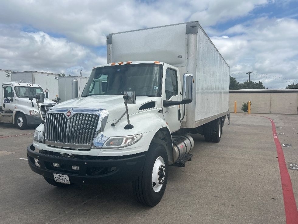 Medium Duty Box Truck-Light and Medium Duty Trucks-International-2023-MV607-Carrollton-TX-326,148\n\t\tmiles-$ 40,250 - Image 3