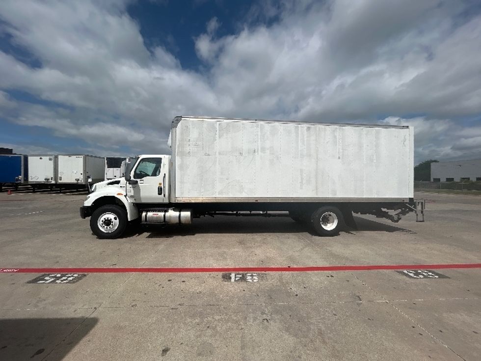 Medium Duty Box Truck-Light and Medium Duty Trucks-International-2023-MV607-Carrollton-TX-326,148\n\t\tmiles-$ 40,250 - Image 4