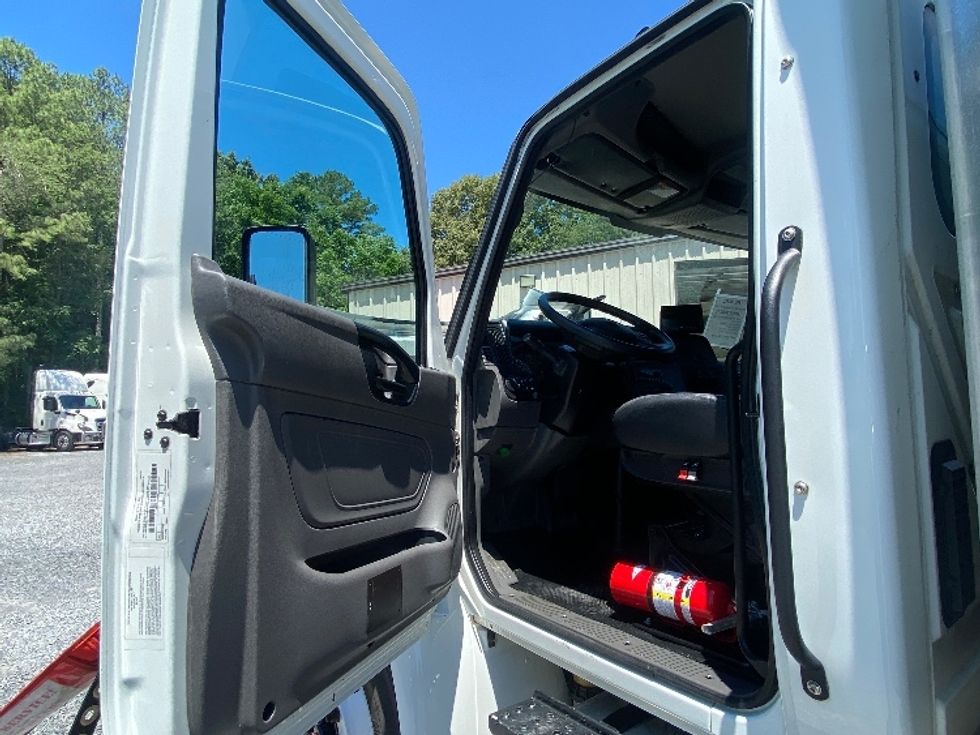 Medium Duty Box Truck-Light and Medium Duty Trucks-International-2023-MV607-Cleveland-TN-120,364\n\t\tmiles-$ 66,250 - Image 16