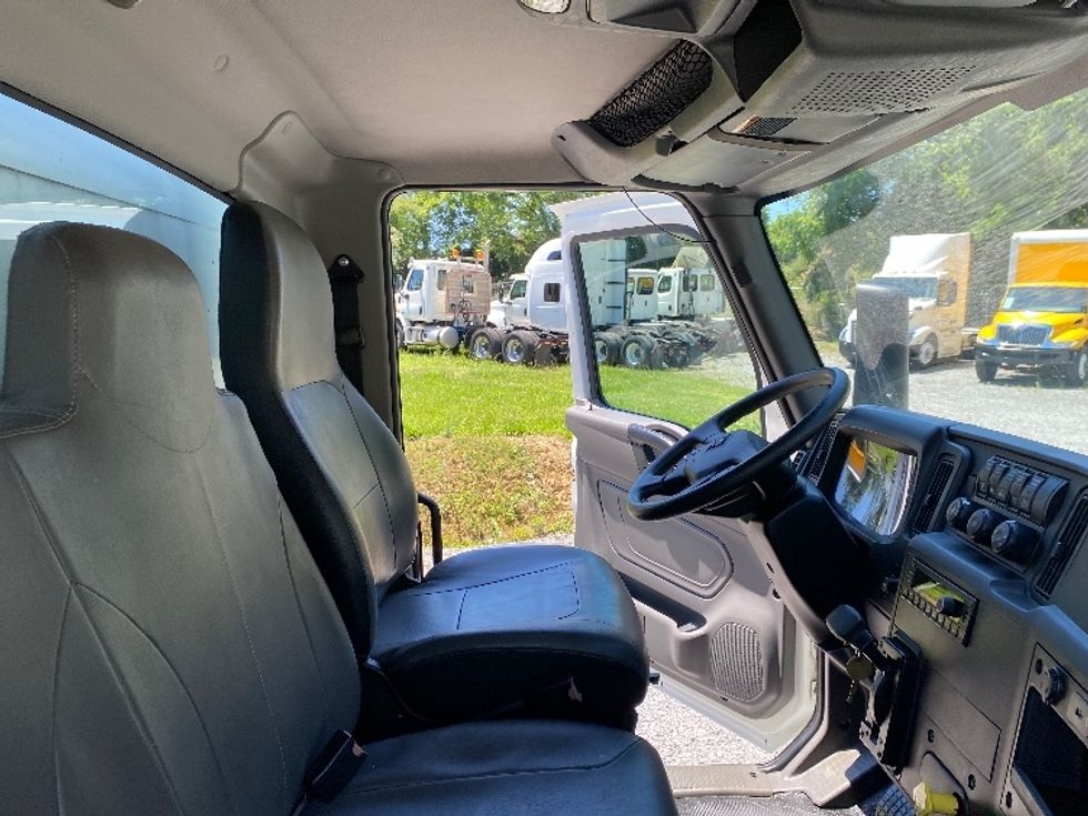 Medium Duty Box Truck-Light and Medium Duty Trucks-International-2023-MV607-Cleveland-TN-120,364\n\t\tmiles-$ 66,250 - Image 22