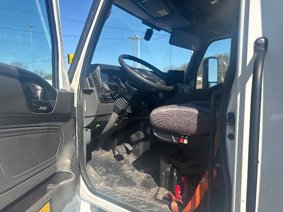 Medium Duty Box Truck-Light and Medium Duty Trucks-International-2023-MV607-Cross Lanes-WV-327,129\n\t\tmiles-$ 35,250 - Image 16
