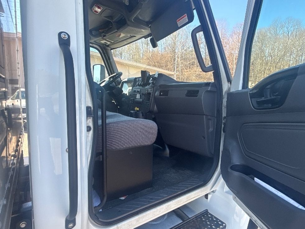 Medium Duty Box Truck-Light and Medium Duty Trucks-International-2023-MV607-Cross Lanes-WV-327,129\n\t\tmiles-$ 35,250 - Image 20
