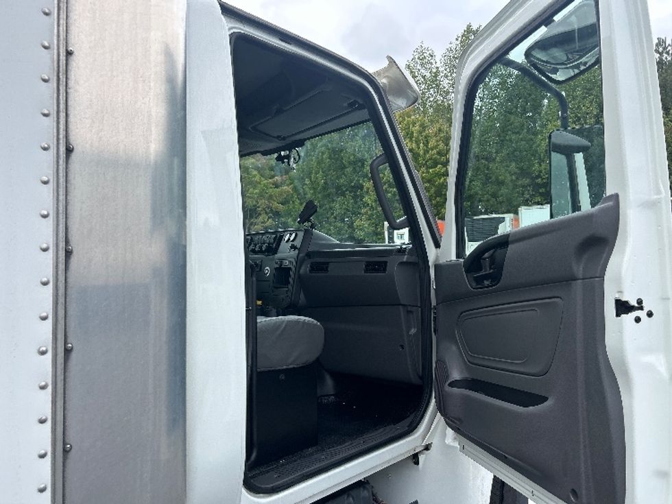 Medium Duty Box Truck-Light and Medium Duty Trucks-International-2023-MV607-Duluth-GA-282,444\n\t\tmiles-$ 49,000 - Image 20