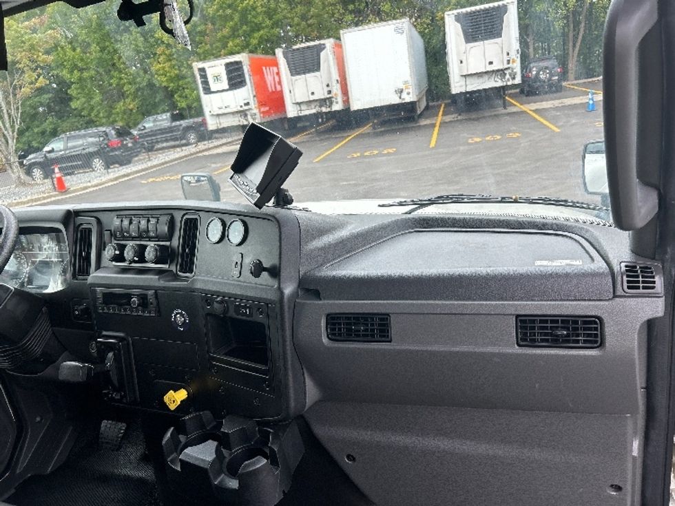 Medium Duty Box Truck-Light and Medium Duty Trucks-International-2023-MV607-Duluth-GA-282,444\n\t\tmiles-$ 49,000 - Image 21