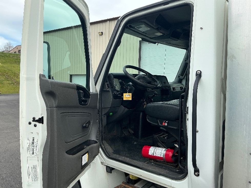 Medium Duty Box Truck-Light and Medium Duty Trucks-International-2023-MV607-Duncansville-PA-172,849\n\t\tmiles-$ 48,250 - Image 15