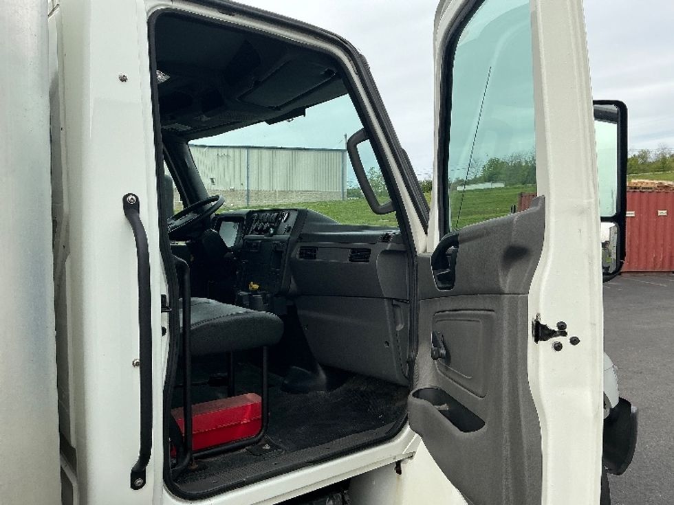 Medium Duty Box Truck-Light and Medium Duty Trucks-International-2023-MV607-Duncansville-PA-172,849\n\t\tmiles-$ 48,250 - Image 19