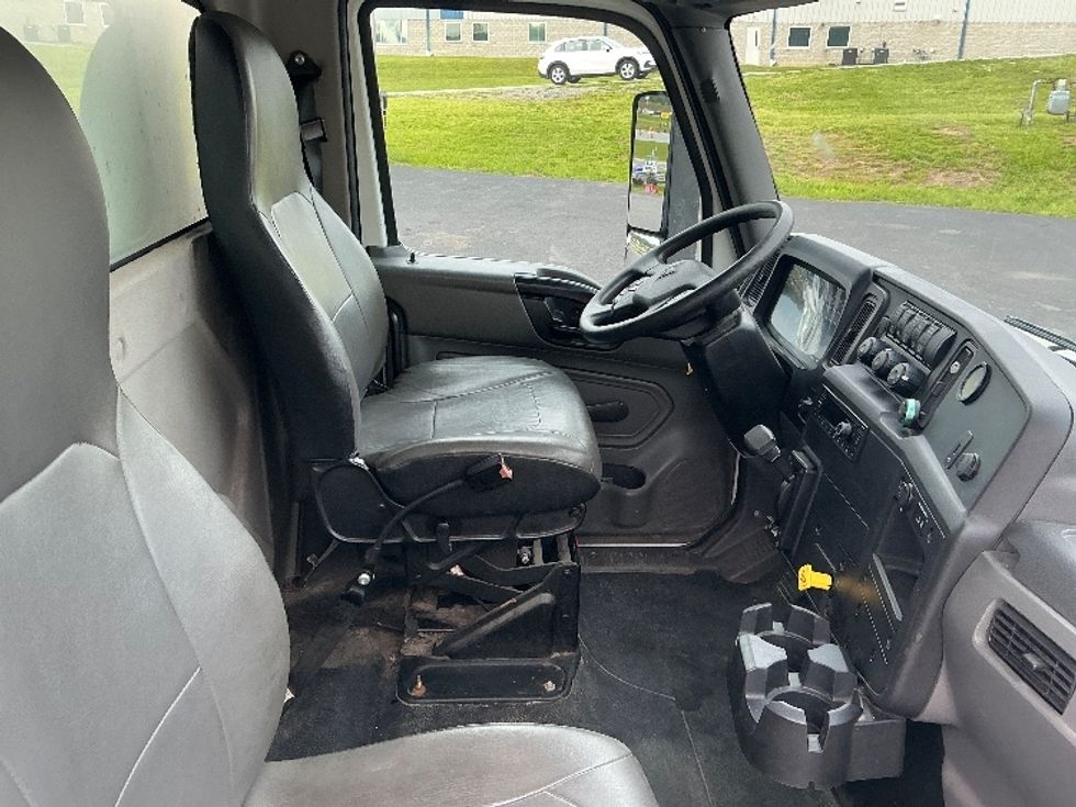 Medium Duty Box Truck-Light and Medium Duty Trucks-International-2023-MV607-Duncansville-PA-172,849\n\t\tmiles-$ 48,250 - Image 21