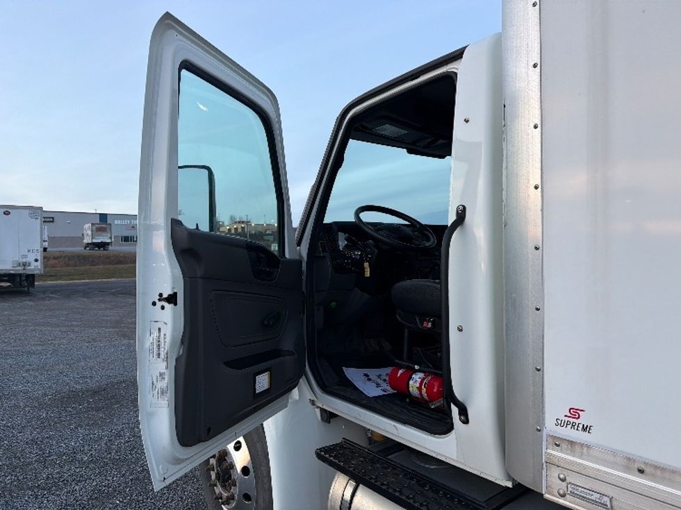 Medium Duty Box Truck-Light and Medium Duty Trucks-International-2023-MV607-Duncansville-PA-317,698\n\t\tmiles-$ 28,250 - Image 16