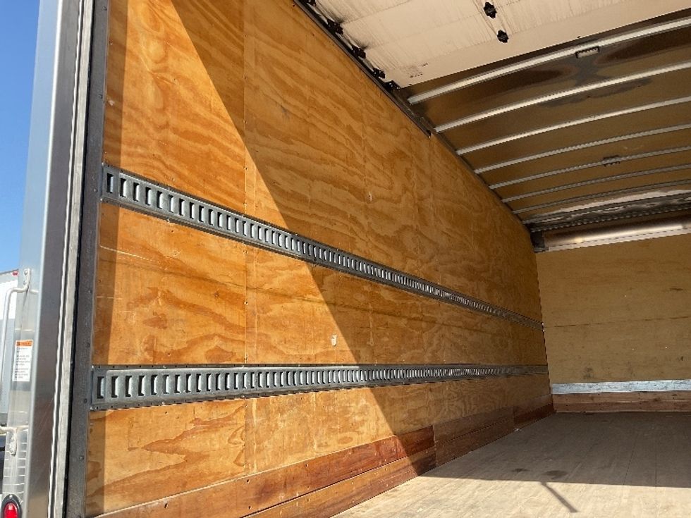 Medium Duty Box Truck-Light and Medium Duty Trucks-International-2023-MV607-Earth City-MO-272,742\n\t\tmiles-$ 40,500 - Image 11