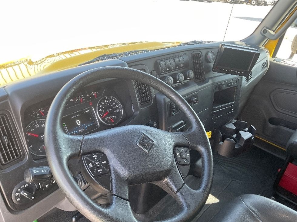 Medium Duty Box Truck-Light and Medium Duty Trucks-International-2023-MV607-Earth City-MO-272,742\n\t\tmiles-$ 40,500 - Image 17