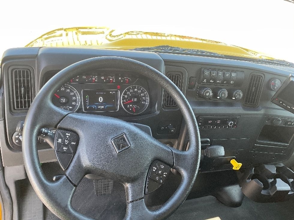 Medium Duty Box Truck-Light and Medium Duty Trucks-International-2023-MV607-Earth City-MO-272,742\n\t\tmiles-$ 40,500 - Image 18