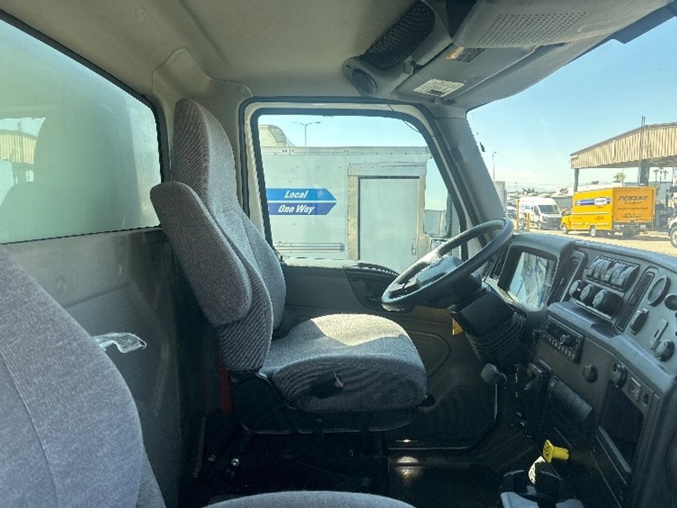 Medium Duty Box Truck-Light and Medium Duty Trucks-International-2023-MV607-Fontana-CA-202,922\n\t\tmiles-$ 48,750 - Image 21