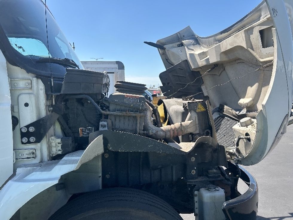 Medium Duty Box Truck-Light and Medium Duty Trucks-International-2023-MV607-Fontana-CA-202,922\n\t\tmiles-$ 48,750 - Image 22