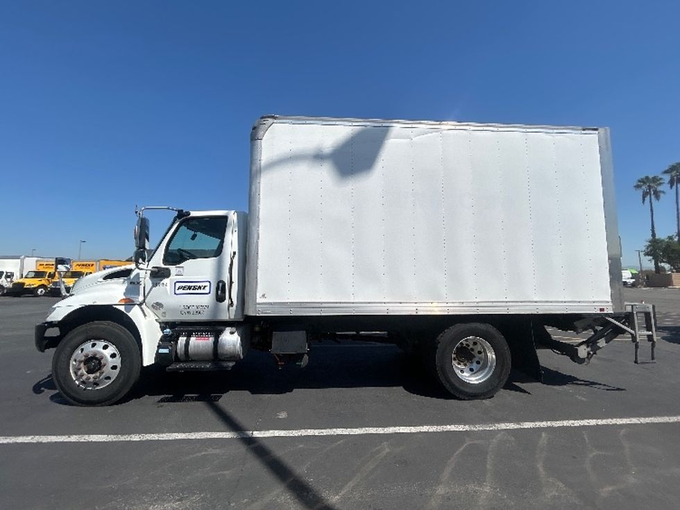 Medium Duty Box Truck-Light and Medium Duty Trucks-International-2023-MV607-Fontana-CA-202,922\n\t\tmiles-$ 48,750 - Image 4