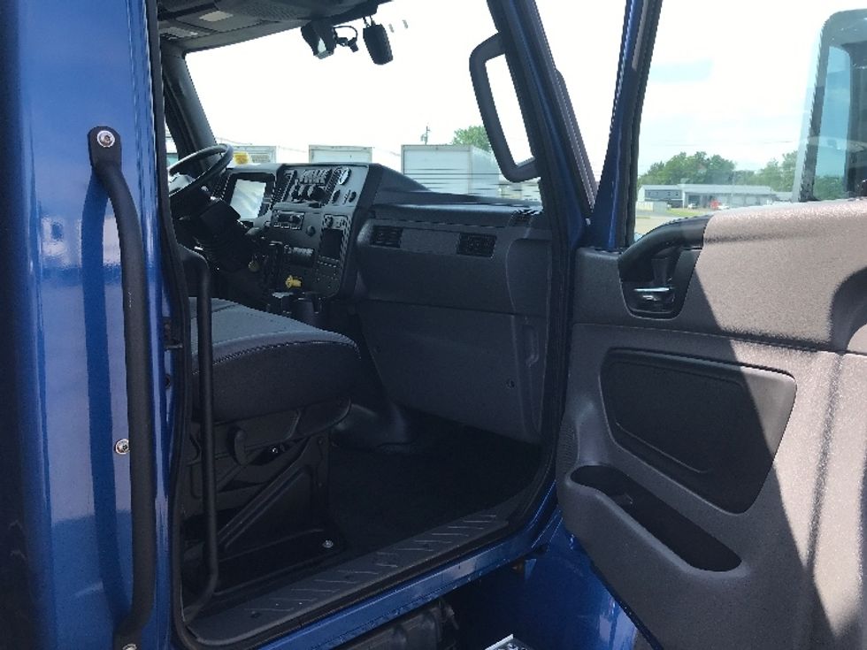 Medium Duty Box Truck-Light and Medium Duty Trucks-International-2023-MV607-Fredonia-NY-80,785\n\t\tmiles-$ 71,750 - Image 20